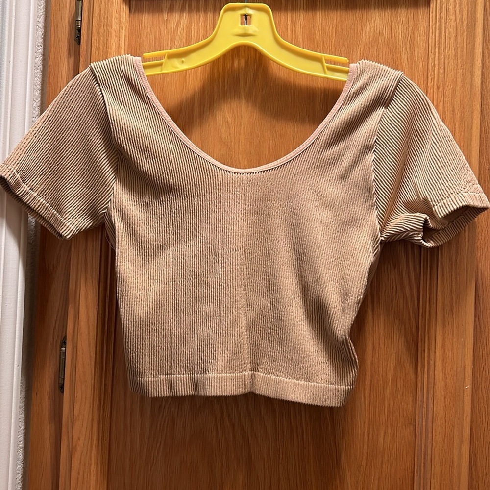 Crop fitted top